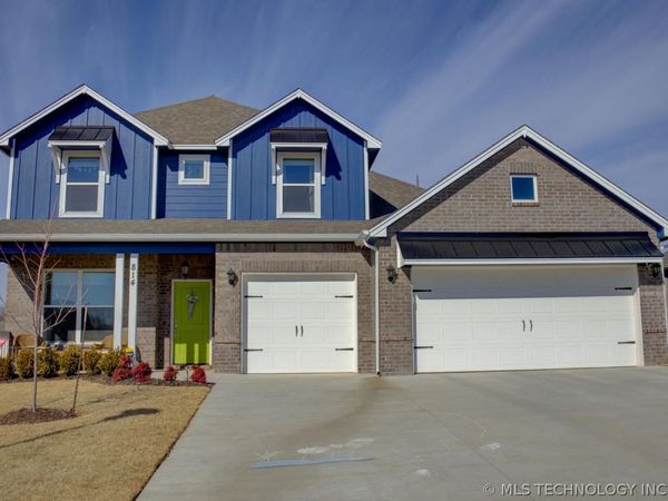 814 E Honolulu Place, Broken Arrow, OK 74012