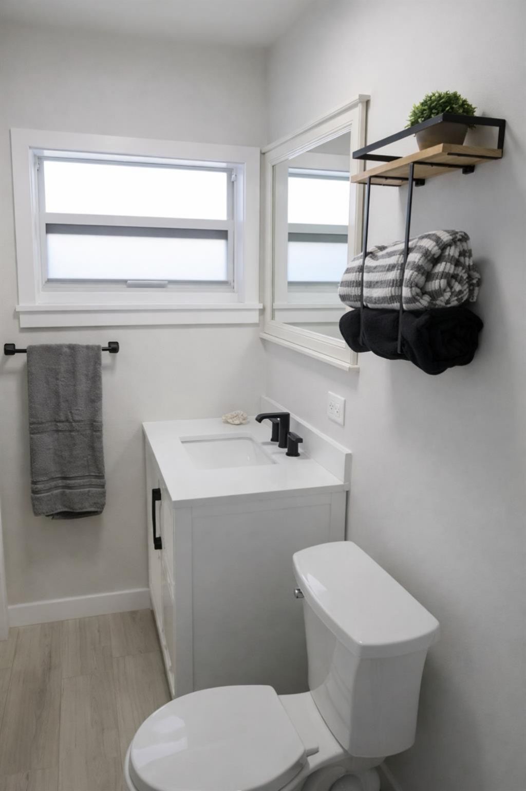 5456 NE 3rd Terrace, Fort Lauderdale, FL 33334 Photo