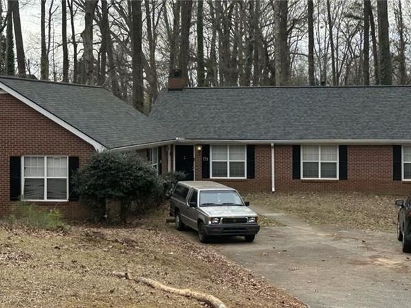 771 Farm Creek Road NE, Woodstock, GA 30188