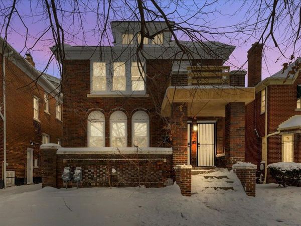 2725 Leslie Street, Detroit, MI 48238