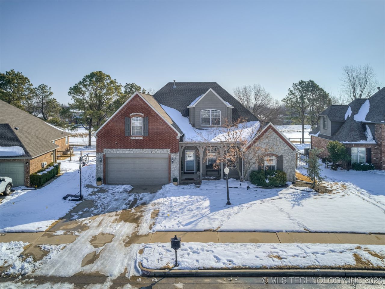 9109 N 102nd East Avenue, Owasso, OK 74055 Main Photo