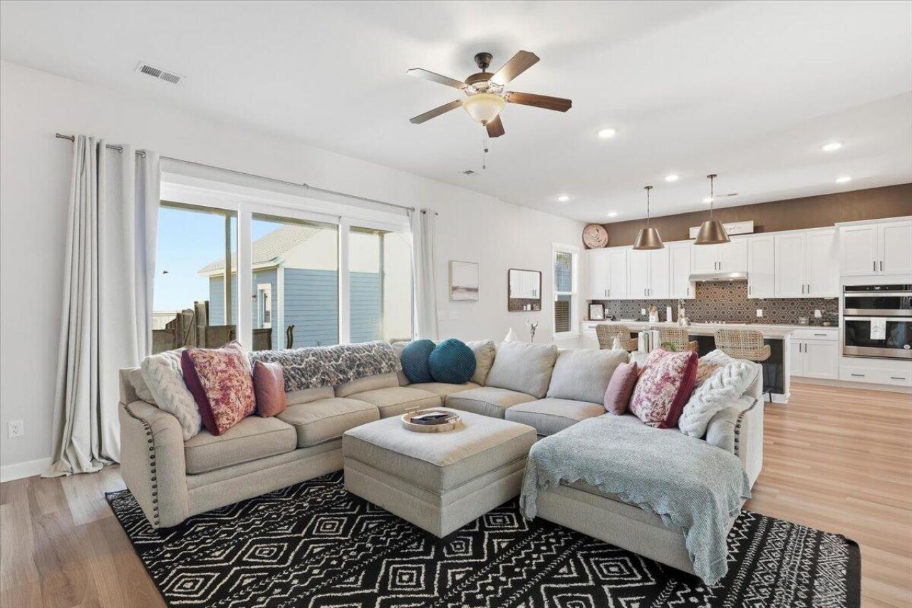 510 Foxtail Park Street Photo 12