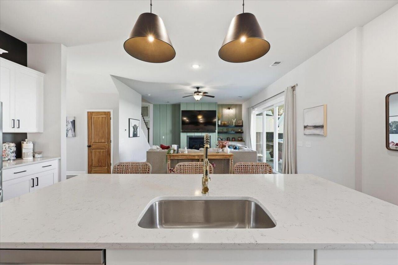 510 Foxtail Park Street Photo 5