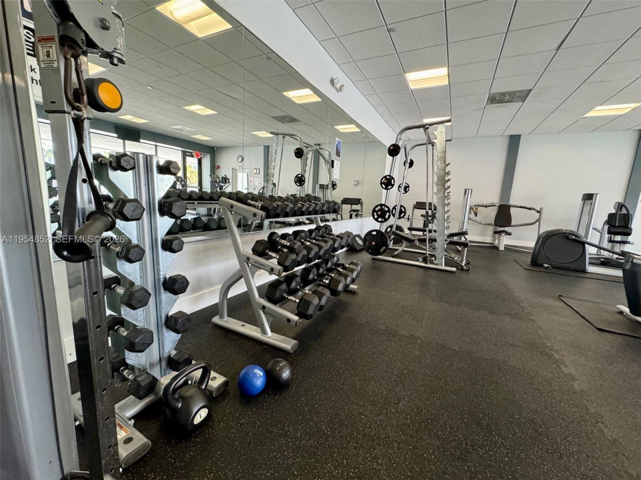 3675 N Country Club Dr , Unit 206, Aventura, FL 33180 Photo