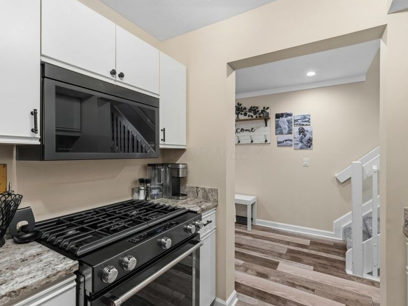 2101 Tamarin Drive, Unit 11B, Columbus, OH 43235 Photo 6