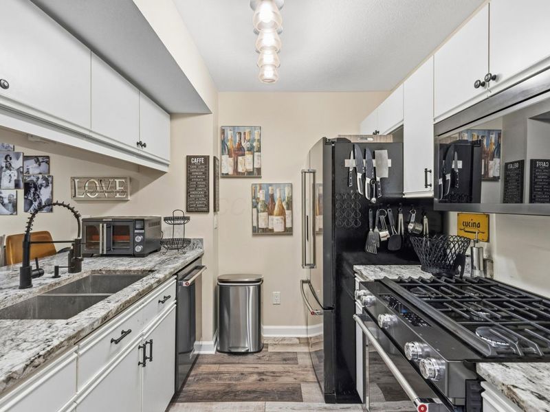 2101 Tamarin Drive, Unit 11B, Columbus, OH 43235 Photo 7