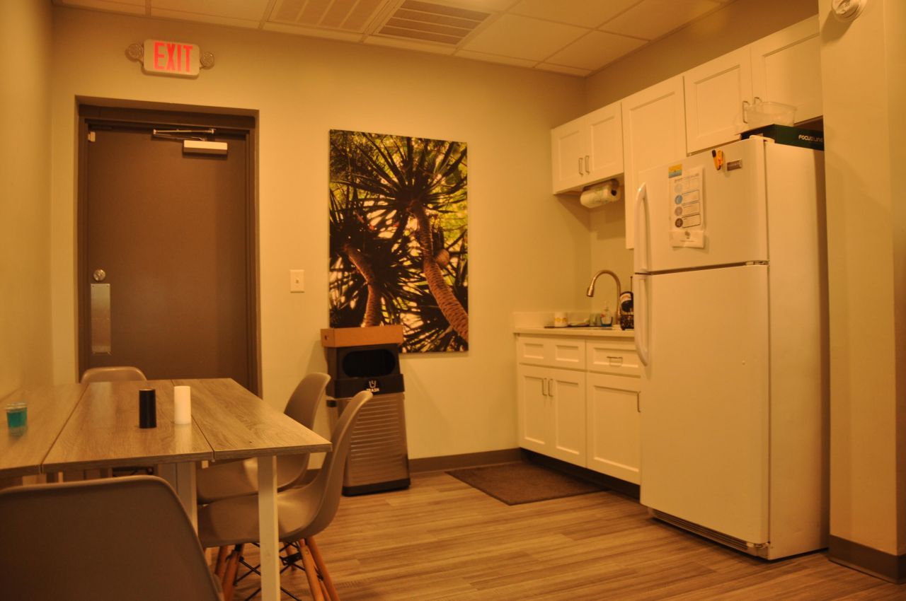 917 Commerce Circle Photo 16