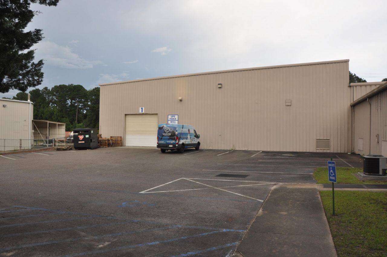 917 Commerce Circle Photo 29