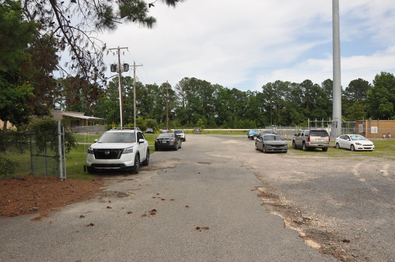 917 Commerce Circle Photo 6