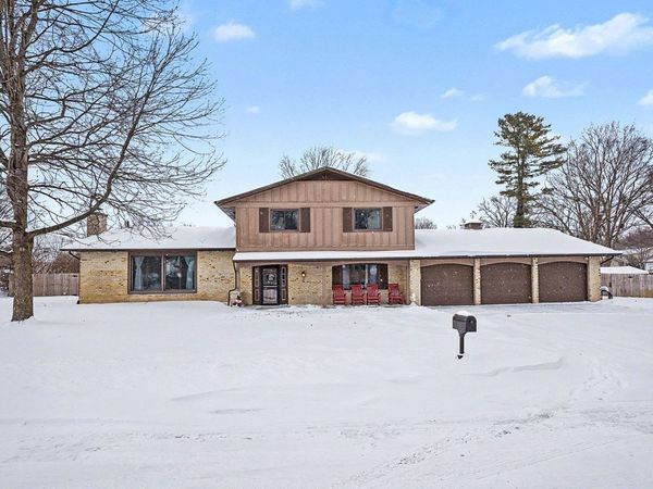 2412 Kenilworth Drive, Elkhart, IN 46514