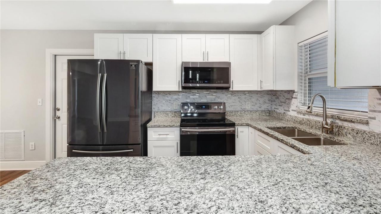 5698 38th Avenue N, Saint Petersburg, FL 33710 Photo