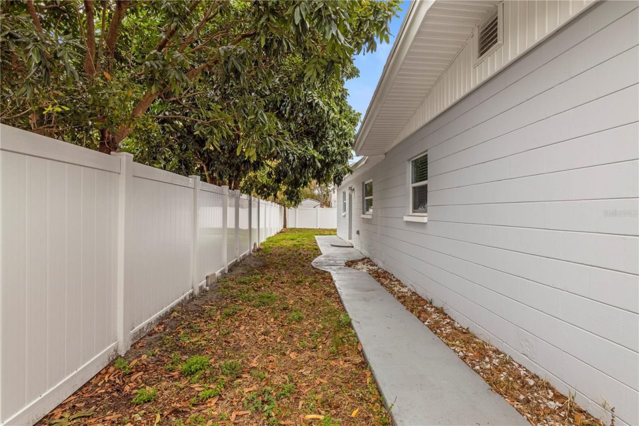 5698 38th Avenue N, Saint Petersburg, FL 33710 Photo