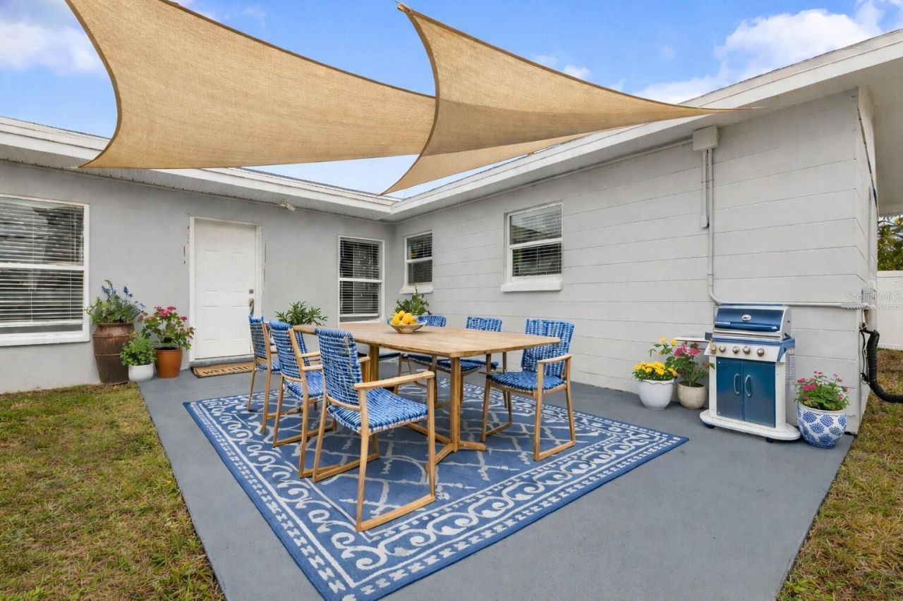 5698 38th Avenue N, Saint Petersburg, FL 33710 Photo