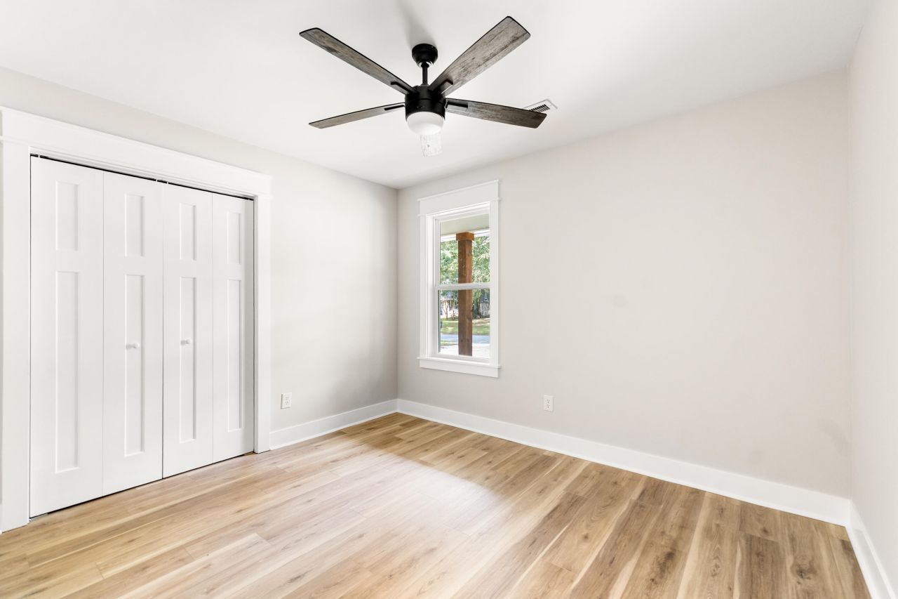 106 Glebe Road Photo 28