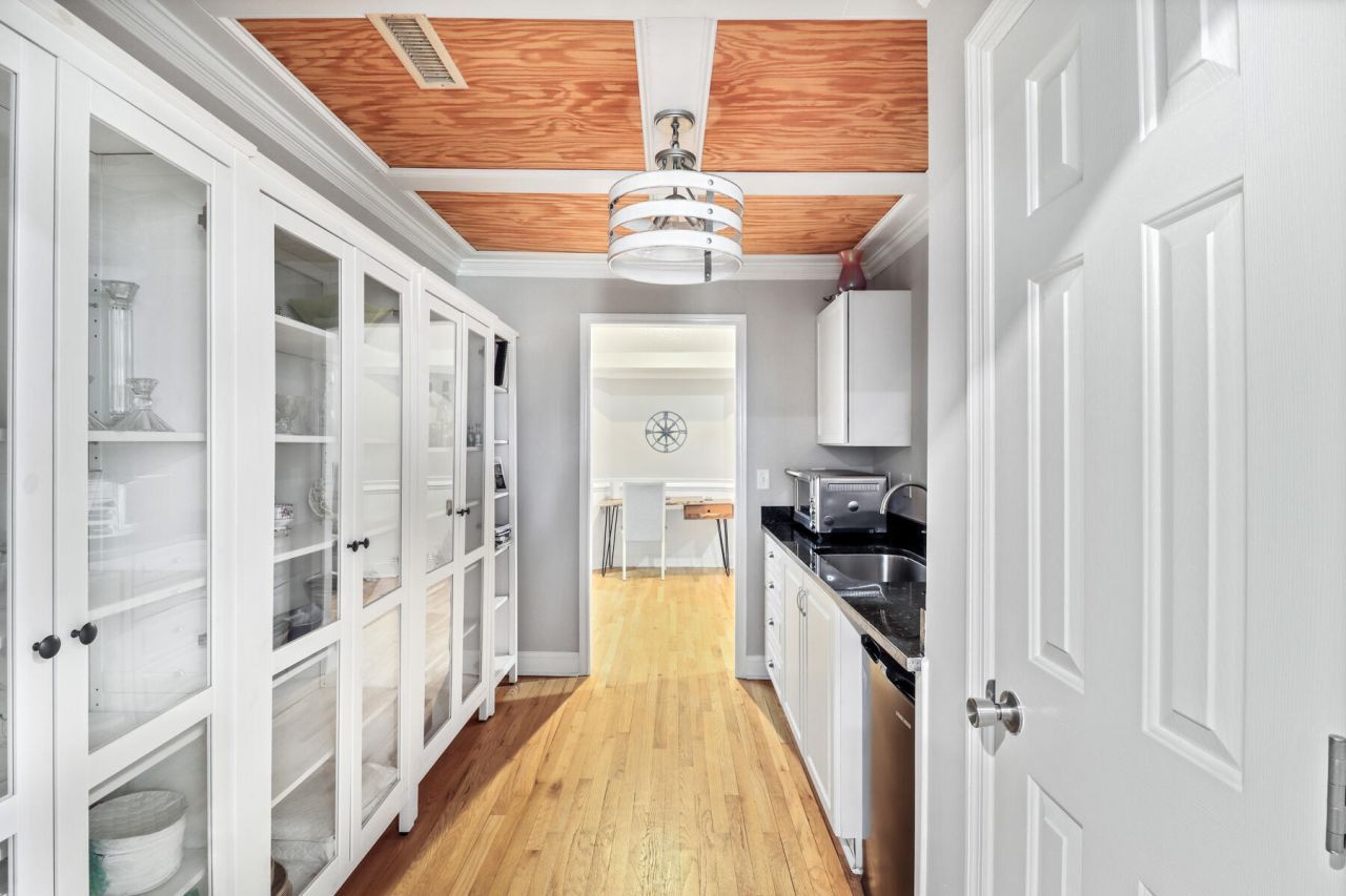 1457 Patterson Avenue Photo 10