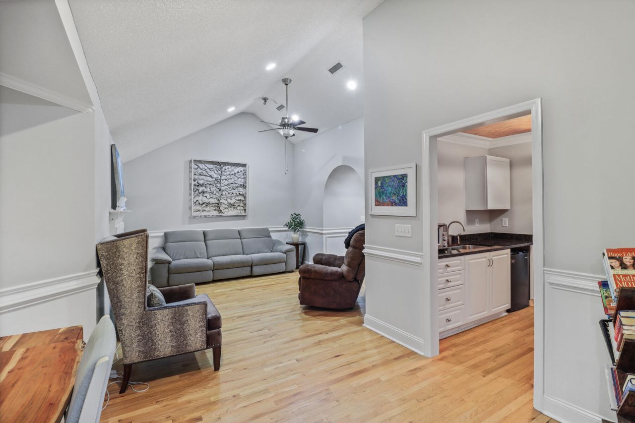 1457 Patterson Avenue Photo 11