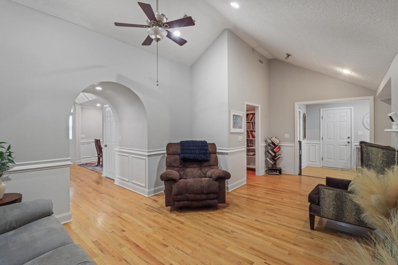 1457 Patterson Avenue Photo 12