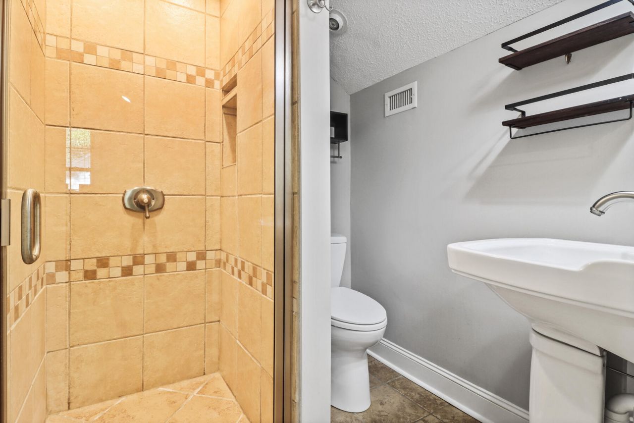 1457 Patterson Avenue Photo 31