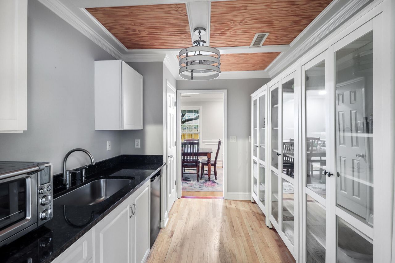 1457 Patterson Avenue Photo 9