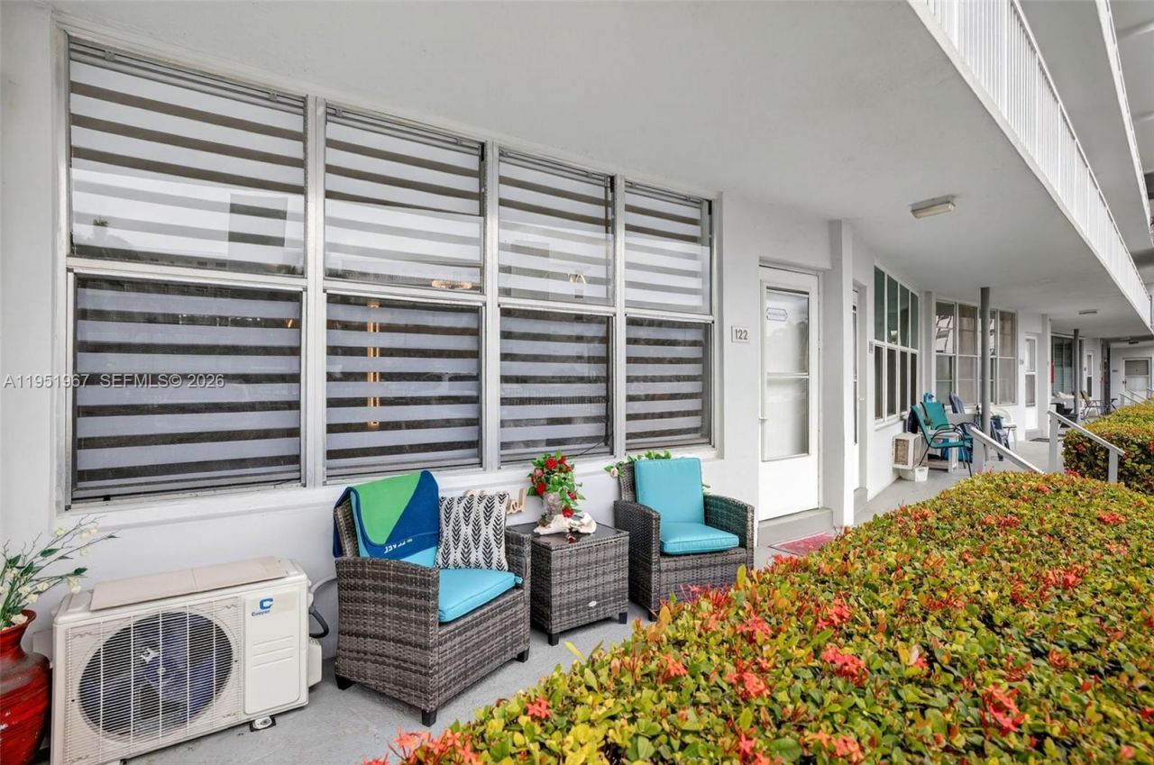 3177 S Ocean Dr, Unit 122, Hallandale Beach, FL 33009 Photo