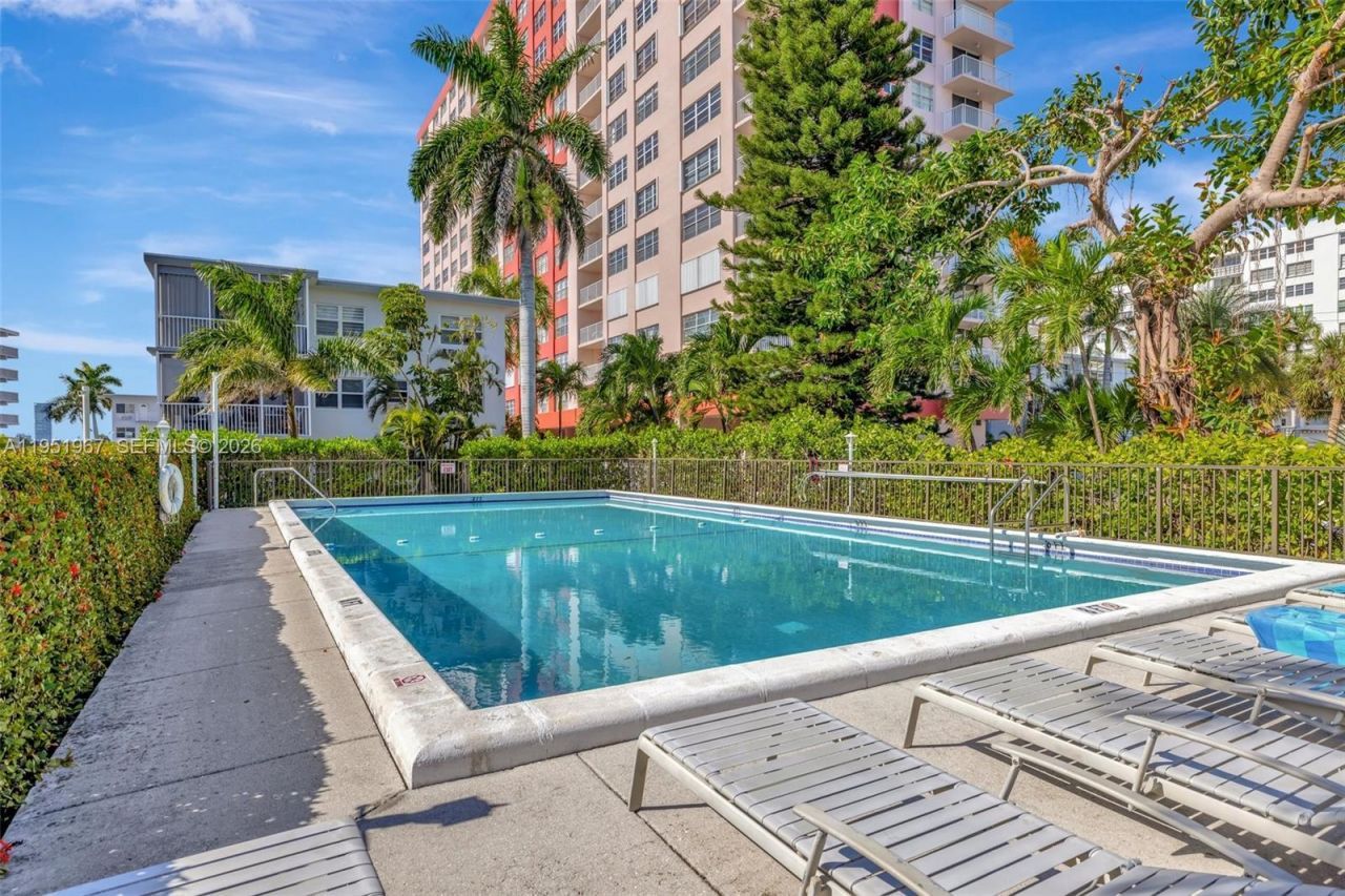 3177 S Ocean Dr, Unit 122, Hallandale Beach, FL 33009 Photo