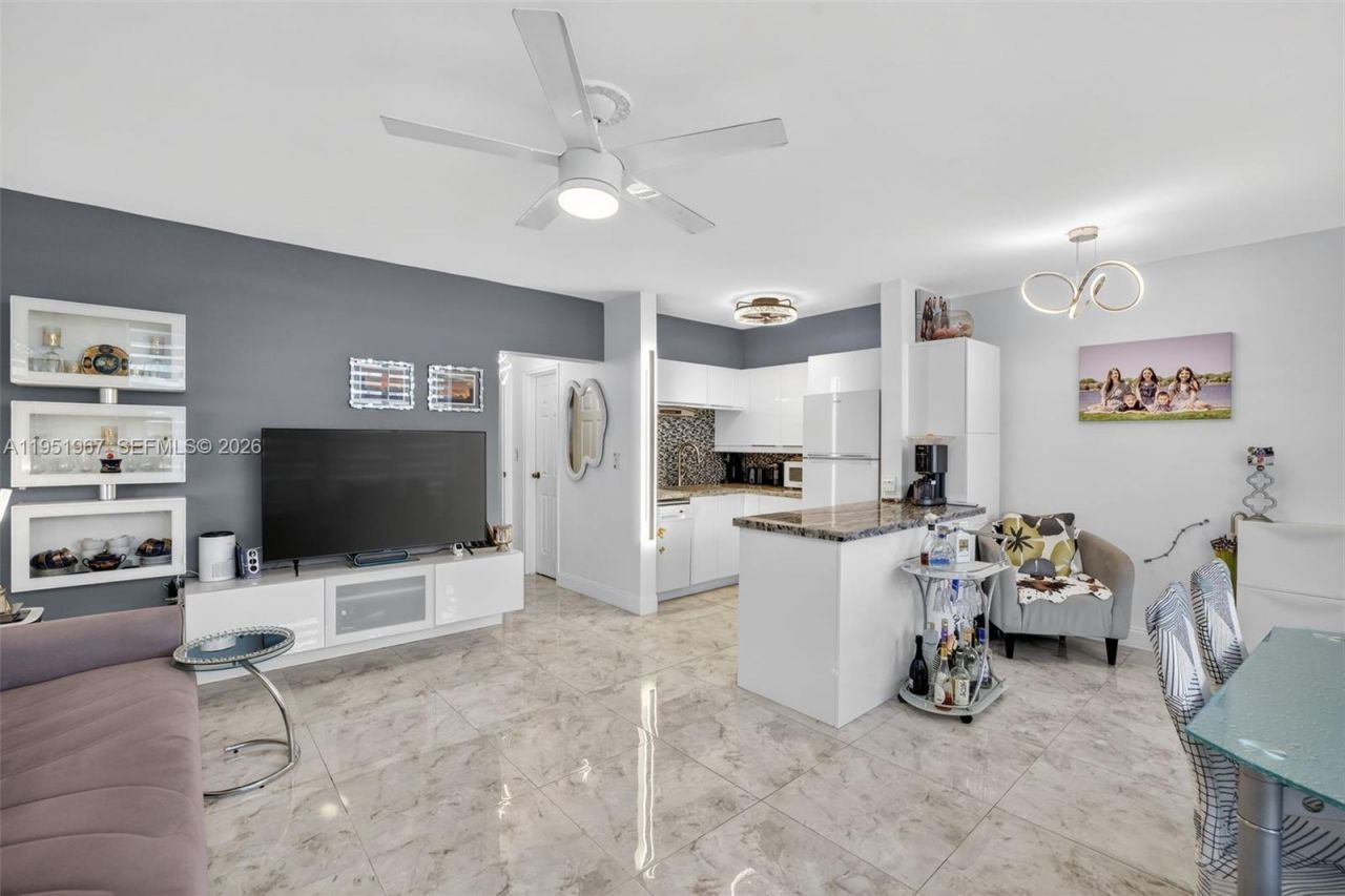 3177 S Ocean Dr, Unit 122, Hallandale Beach, FL 33009 Photo