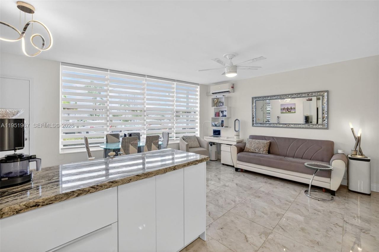 3177 S Ocean Dr, Unit 122, Hallandale Beach, FL 33009 Photo