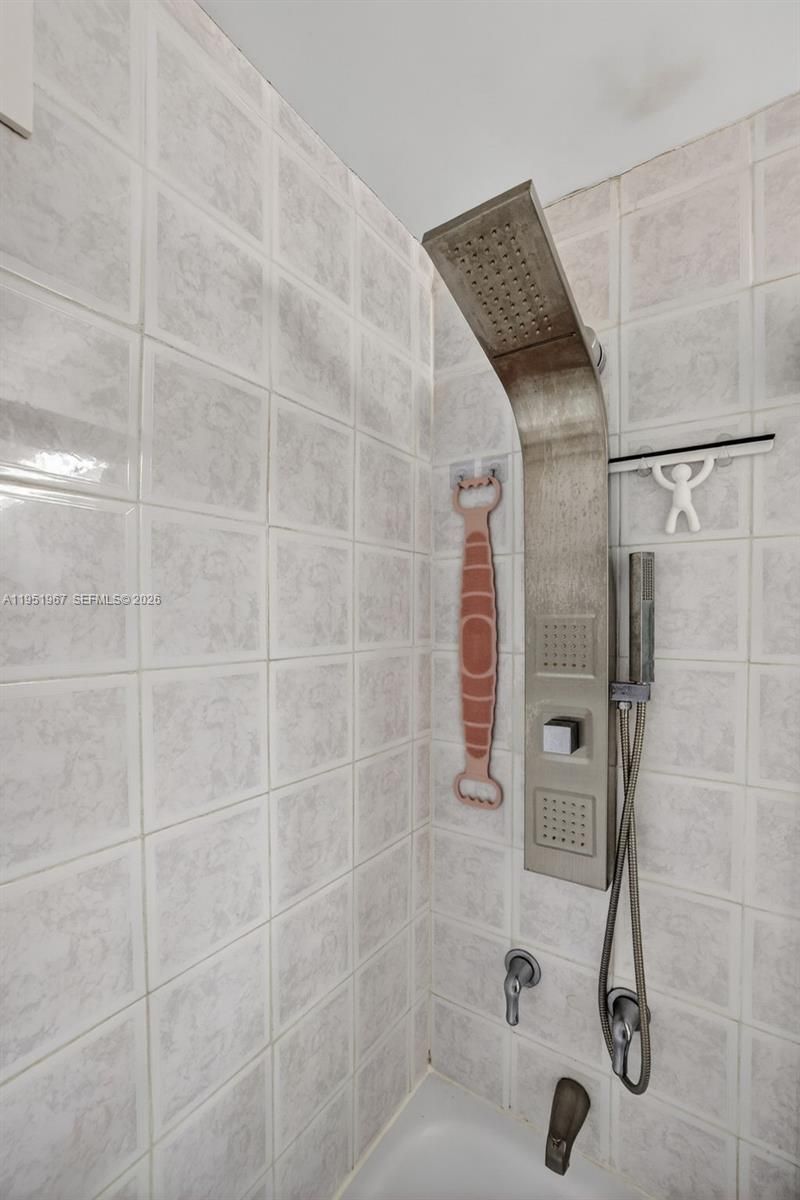 3177 S Ocean Dr, Unit 122, Hallandale Beach, FL 33009 Photo