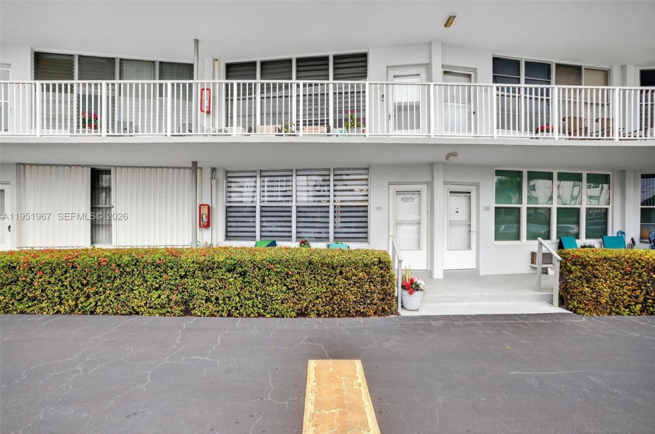3177 S Ocean Dr, Unit 122, Hallandale Beach, FL 33009 Photo