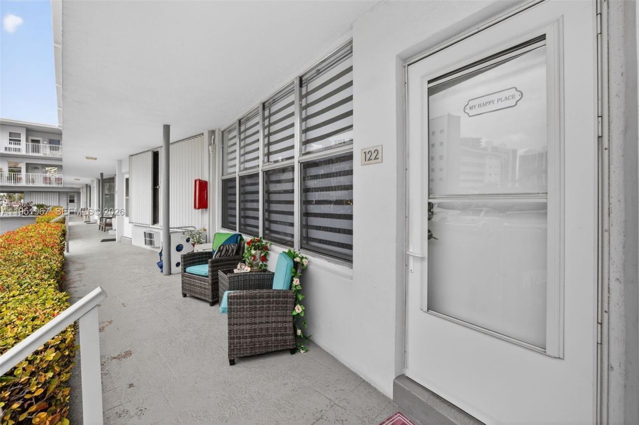 3177 S Ocean Dr, Unit 122, Hallandale Beach, FL 33009 Photo