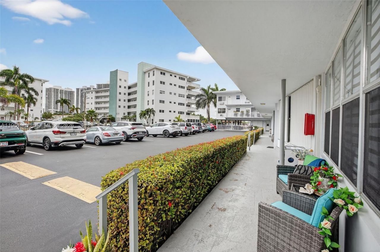 3177 S Ocean Dr, Unit 122, Hallandale Beach, FL 33009 Photo