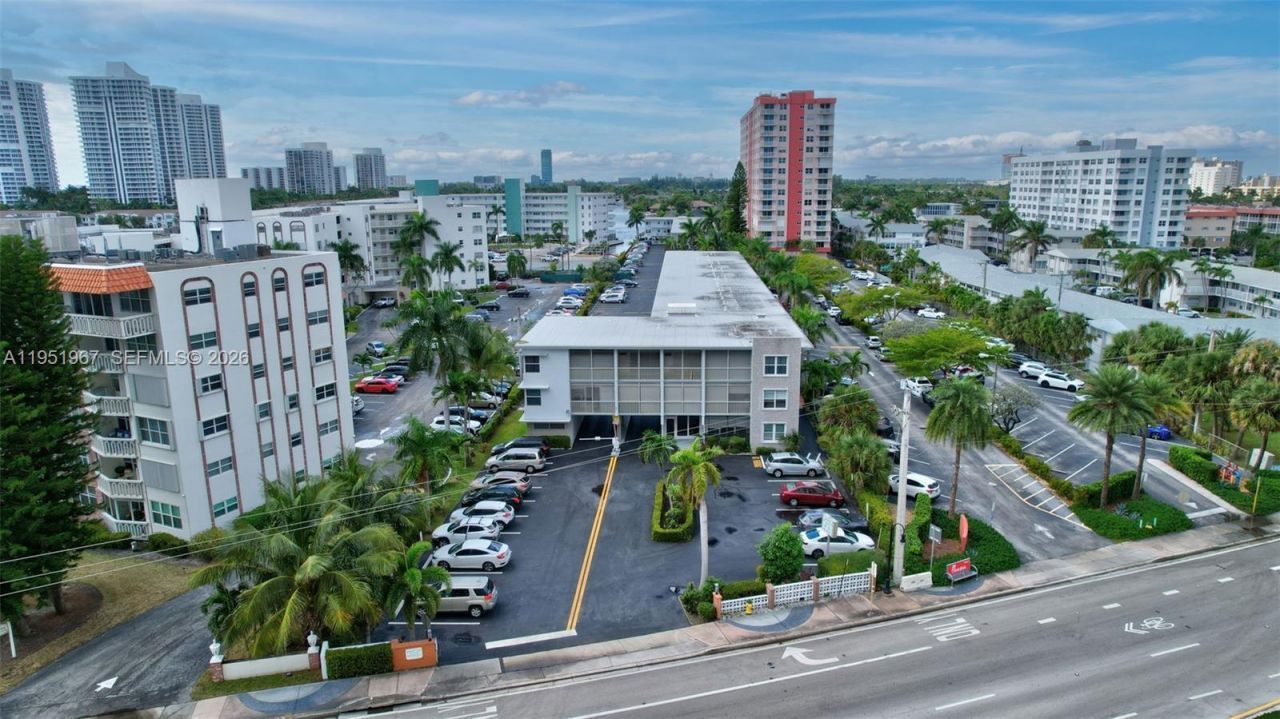3177 S Ocean Dr, Unit 122, Hallandale Beach, FL 33009 Photo