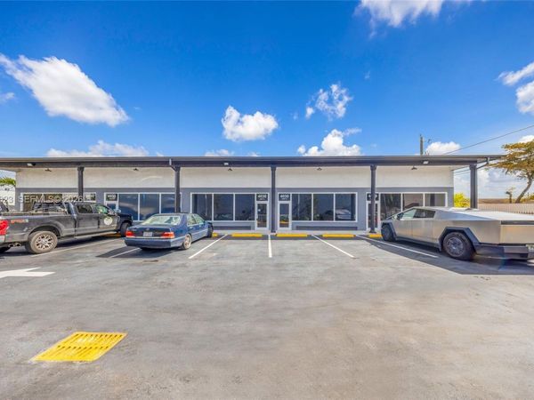 4030 Pembroke Rd, Hollywood, FL 33021