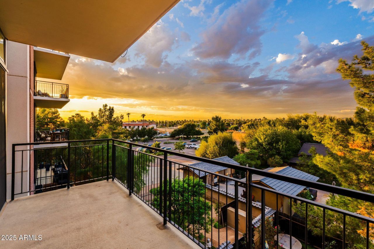 208 W Portland Street, Unit 360, Phoenix, AZ 85003 Main Photo