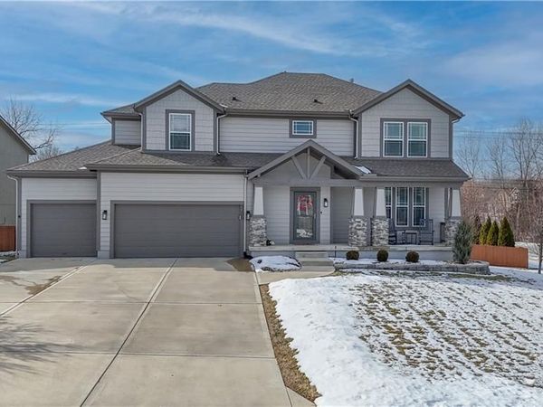 5200 Meadowsweet Lane, Shawnee, KS 66226