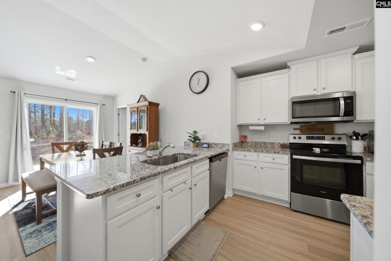 584 Lamorak Place Photo 6