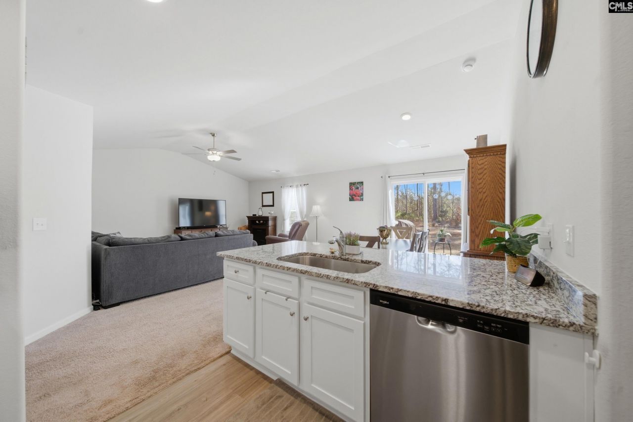 584 Lamorak Place Photo 7