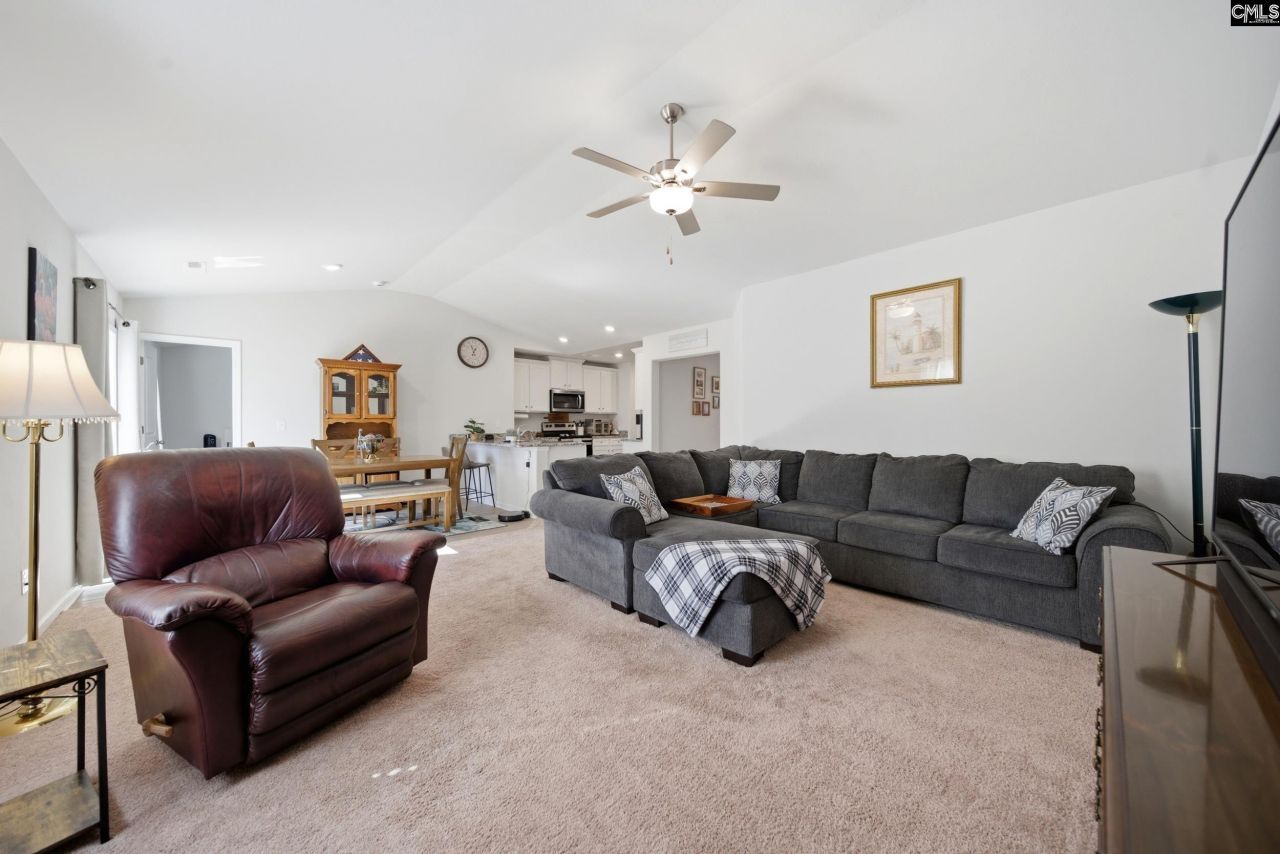 584 Lamorak Place Photo 5