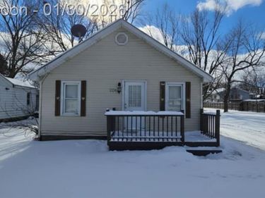 2194 E Bristol Road, Burton, MI 48529