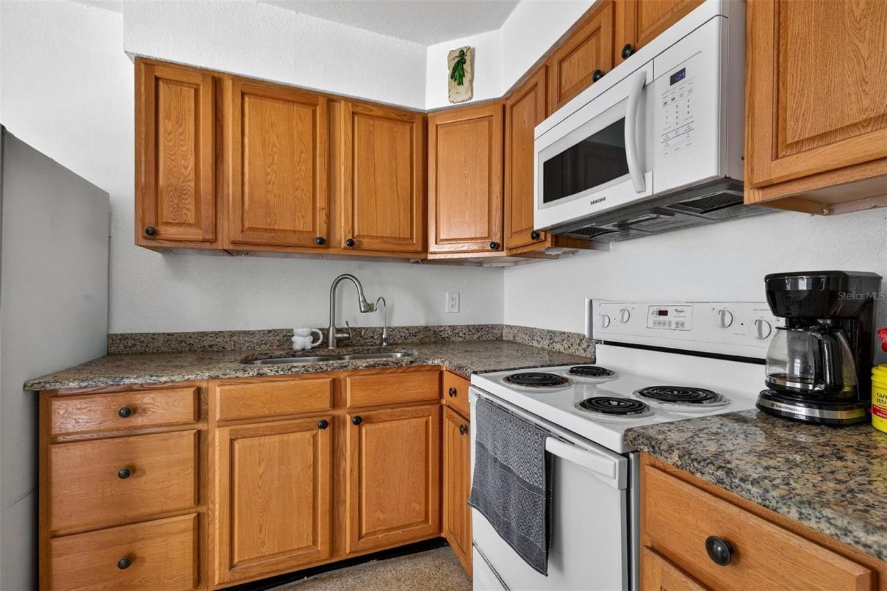 1142 62nd Avenue N, Saint Petersburg, FL 33702 Photo