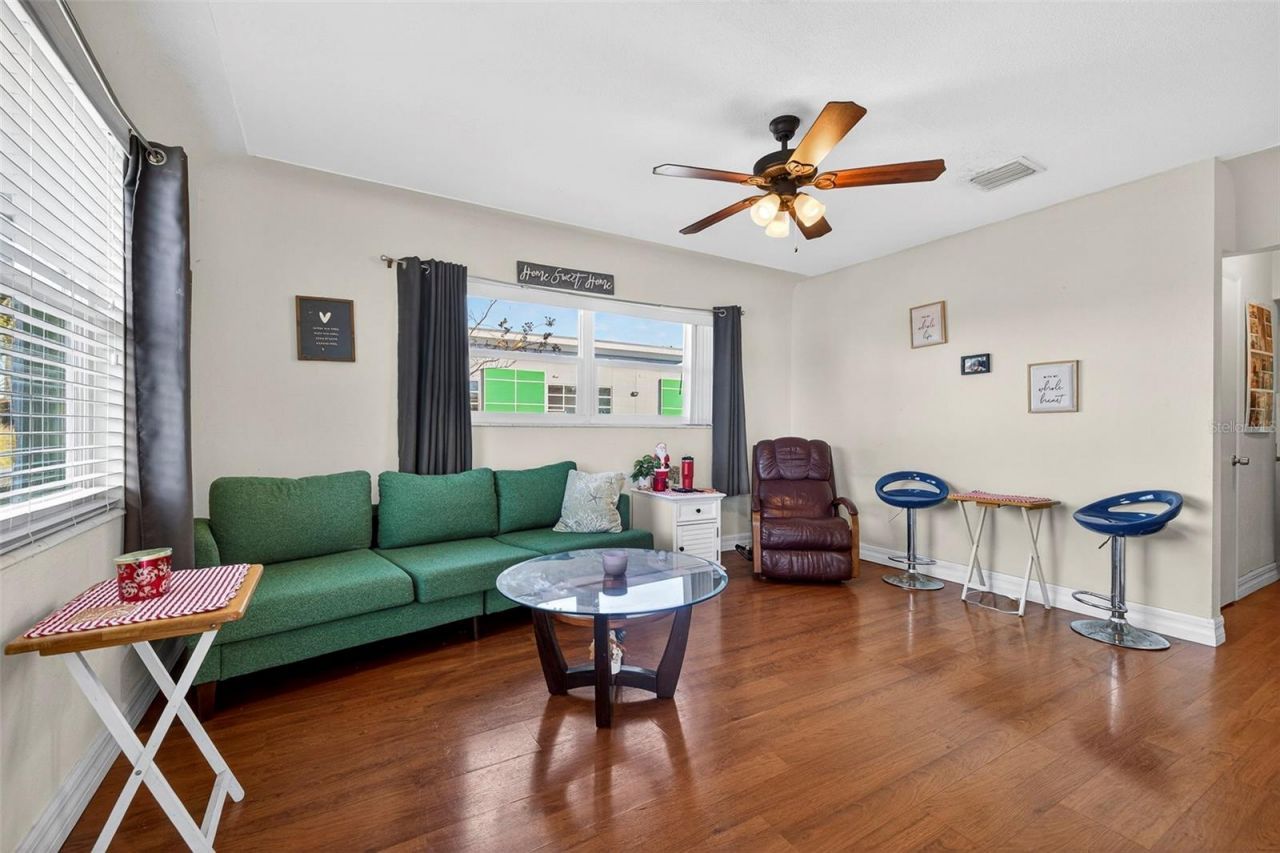 1142 62nd Avenue N, Saint Petersburg, FL 33702 Photo