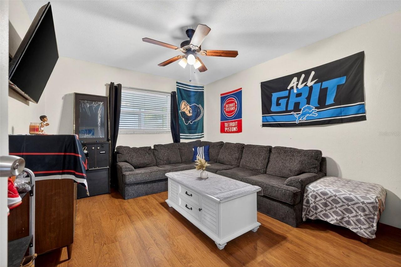 1142 62nd Avenue N, Saint Petersburg, FL 33702 Photo