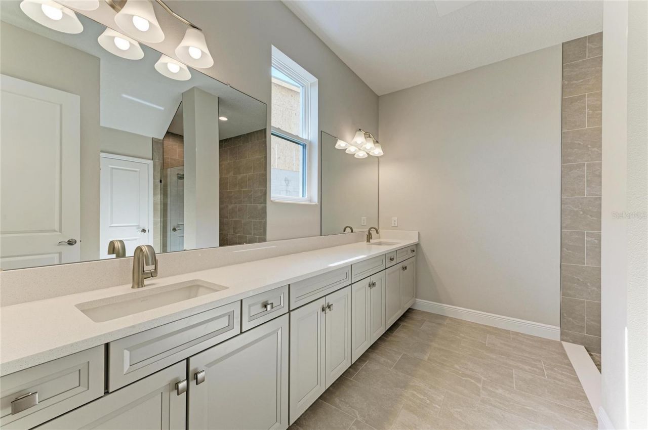 2058 Arching Branch Drive, Zephyrhills, FL 33541 Photo