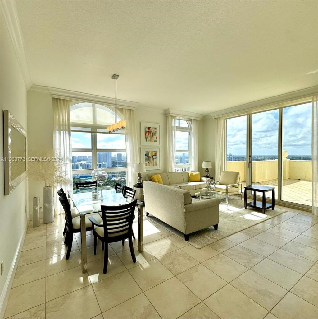 19501 W Country Club Dr, Unit TS-05, Aventura, FL 33180 Photo