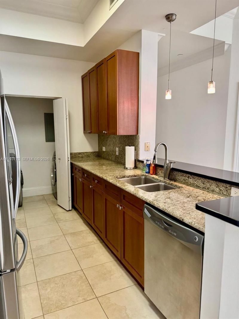 19501 W Country Club Dr, Unit TS-05, Aventura, FL 33180 Photo