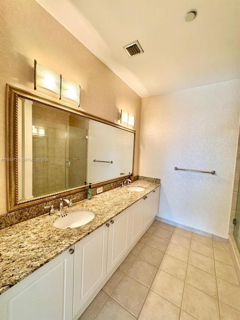 19501 W Country Club Dr, Unit TS-05, Aventura, FL 33180 Photo