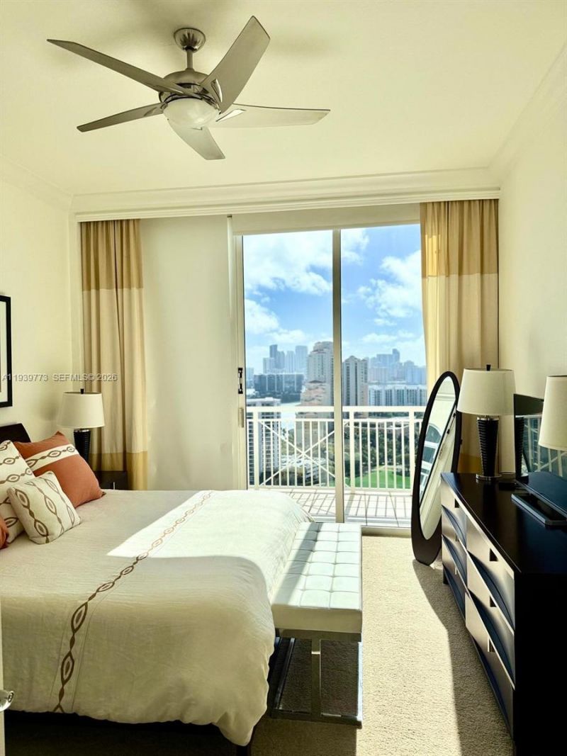 19501 W Country Club Dr, Unit TS-05, Aventura, FL 33180 Photo