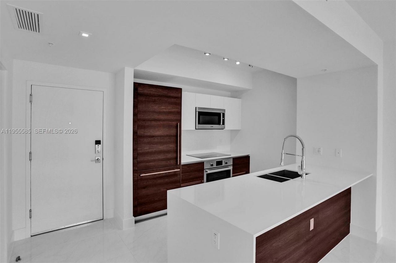 301 Altara Ave, Unit 730, Coral Gables, FL 33146 Photo