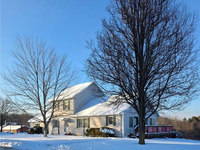 141 Meadowpark Drive, Cambridge, OH 43725 Photo 2