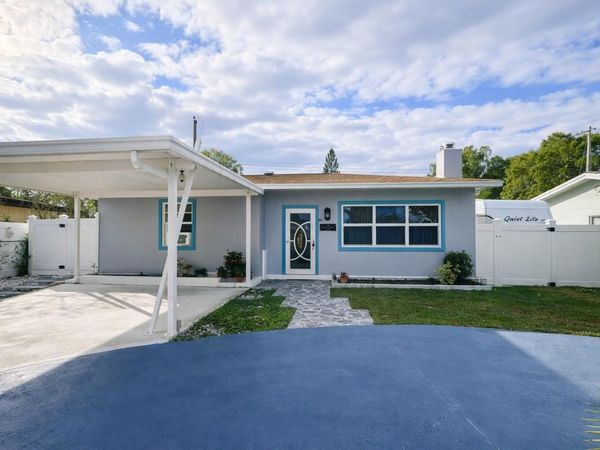 5823 Churchill Circle W, West Palm Beach, FL 33405